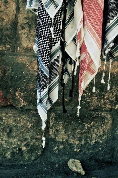 the history and meaning of the keffiyeh